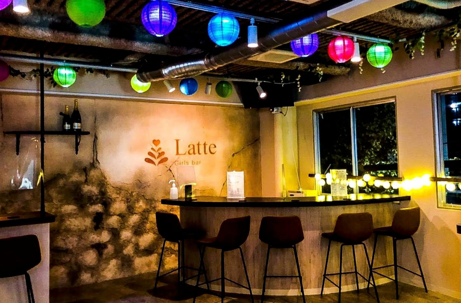 Girl's Bar Latte 新中野ガールズバーラテ 店内写真
